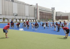 ○ いばらき×立命館DAY 2017～出会う、つながる、つくりだす～　ホッケー教室（対象-小学生）は今年で3回目。